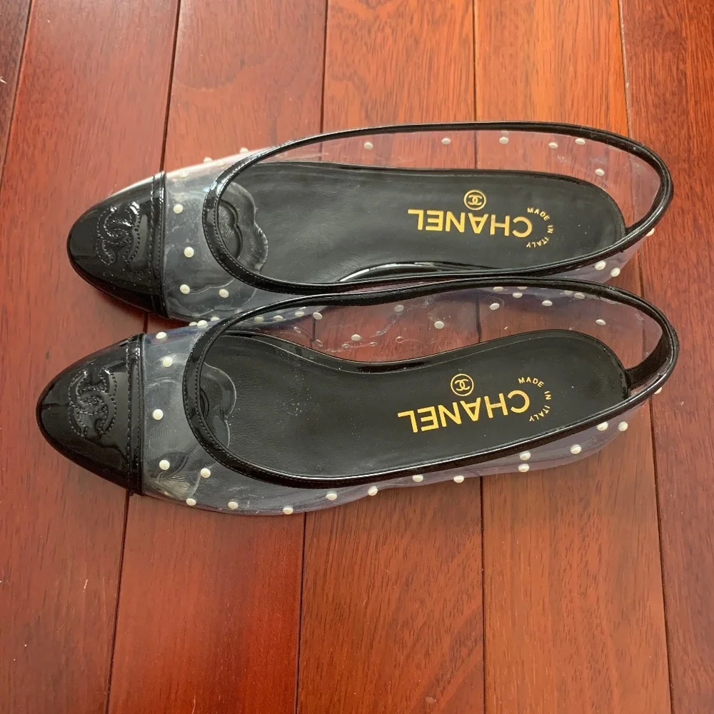 CHANEL PVC serial#GO2819 clear balerina flats 37 1/2 with Pearl Polka Studs-used